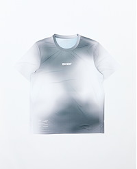 BANDIT RUNNING MEN'S SPECTER PERFORMANCE TEE WITH FLO PACK DETAIL