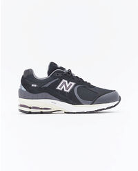 NEW BALANCE M NEW BALANCE 2002R