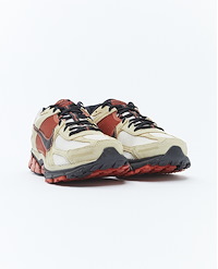 NIKE M ZOOM VOMERO 5