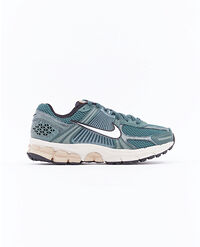 NIKE W NIKE ZOOM VOMERO 5