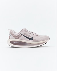 NIKE W VOMERO 18