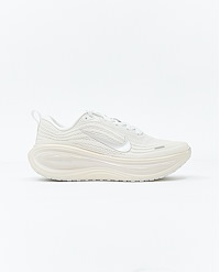 NIKE W VOMERO PLUS ESS