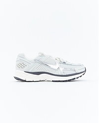 NIKE W ZOOM VOMERO 5
