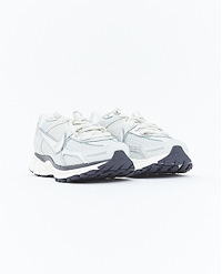 NIKE W ZOOM VOMERO 5
