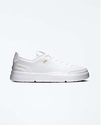 ON THE ROGER CENTRE COURT W